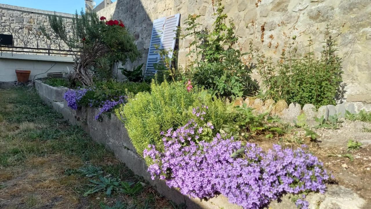Le Gite Des Murmures Urcel Exterior foto